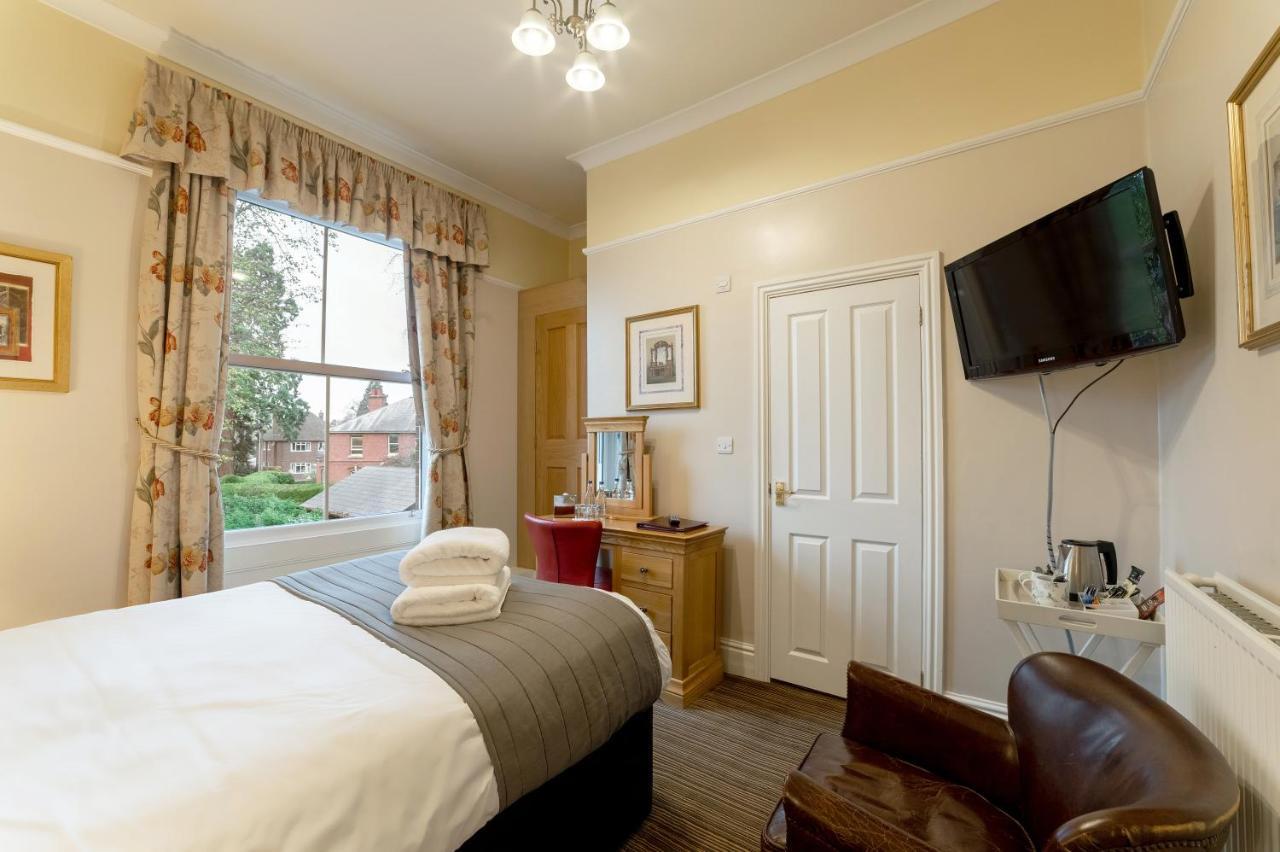 Charades Guest House Hereford Bagian luar foto