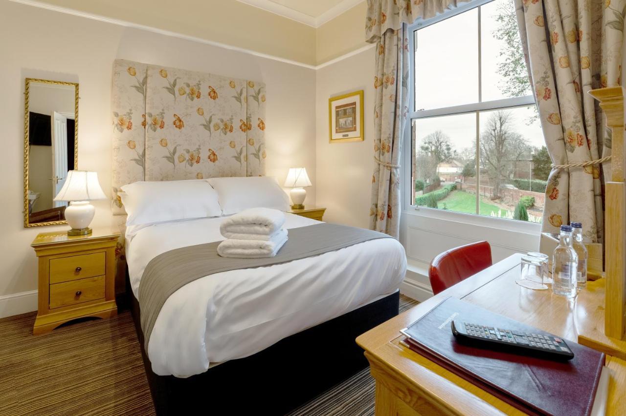 Charades Guest House Hereford Bagian luar foto