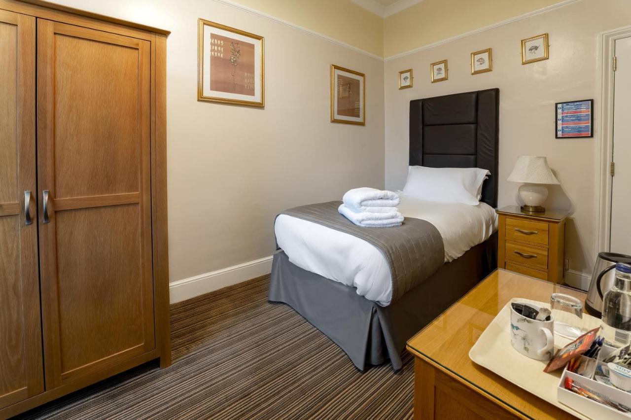 Charades Guest House Hereford Bagian luar foto