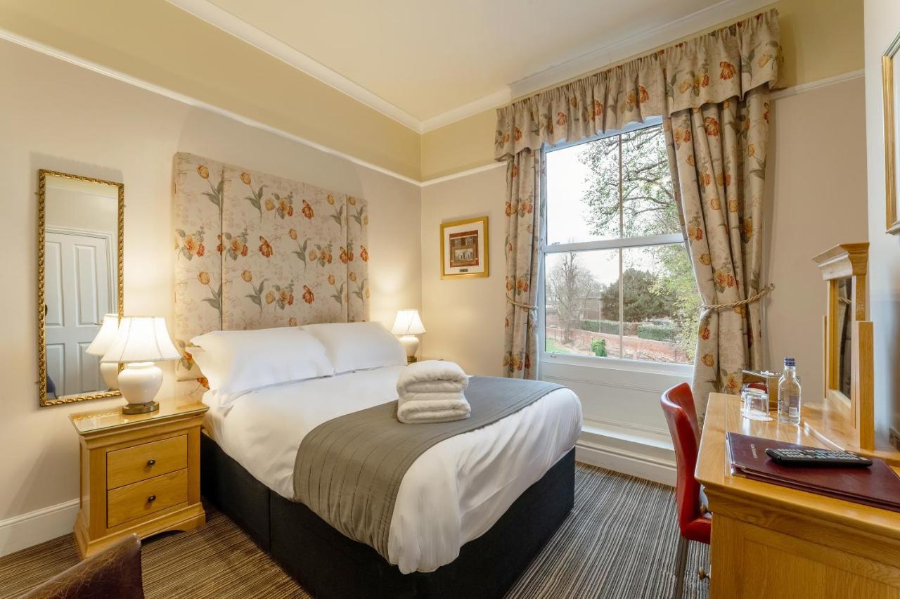 Charades Guest House Hereford Bagian luar foto