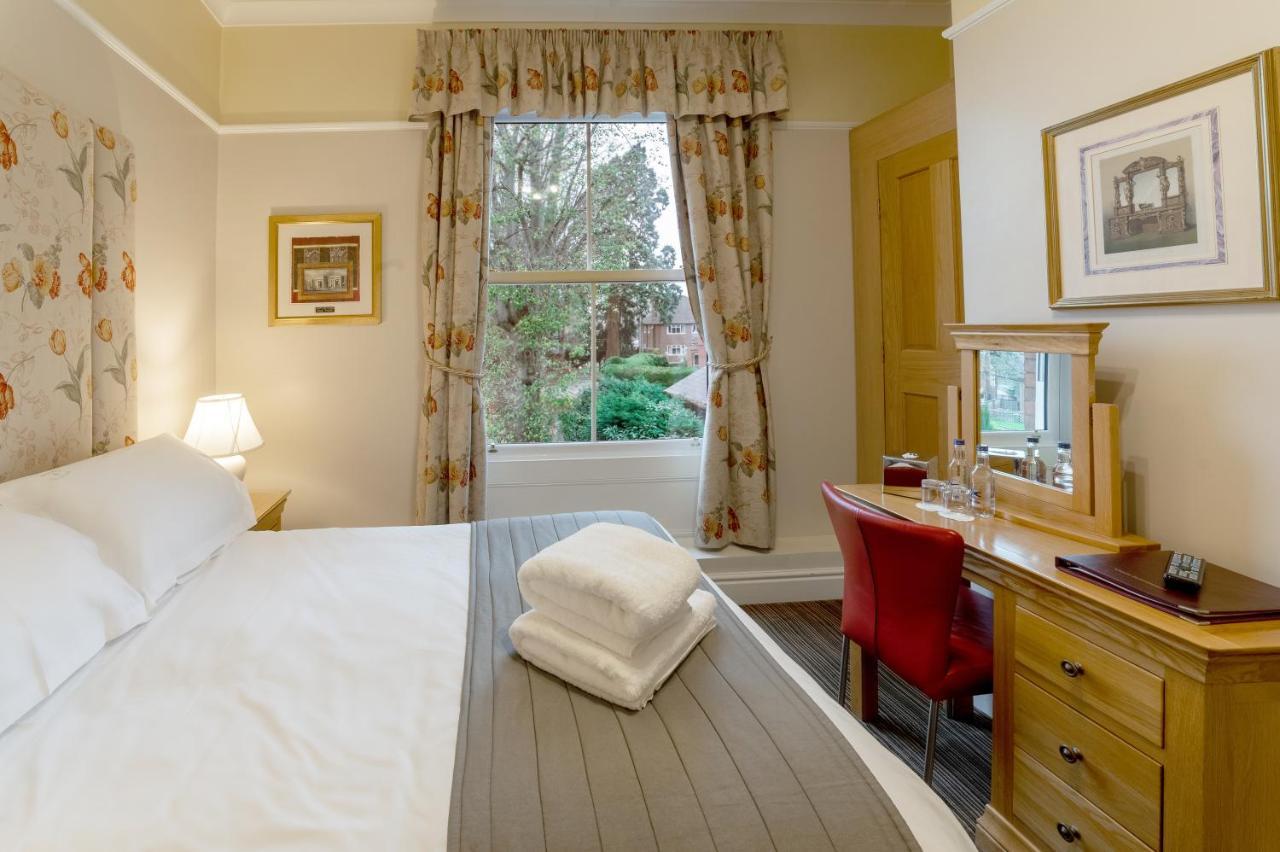 Charades Guest House Hereford Bagian luar foto