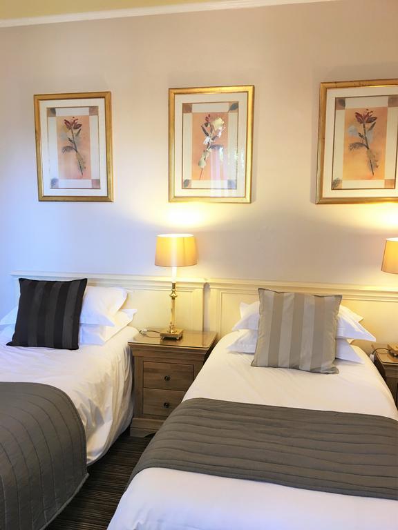 Charades Guest House Hereford Bagian luar foto